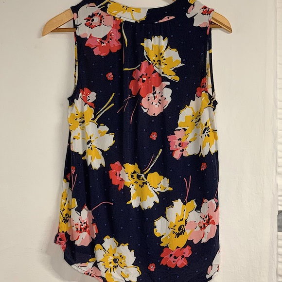 Old Navy sleeveless top - Picture 2 of 3